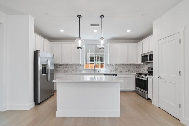 Building Photo - Brand new Arrowcreek Stunner!