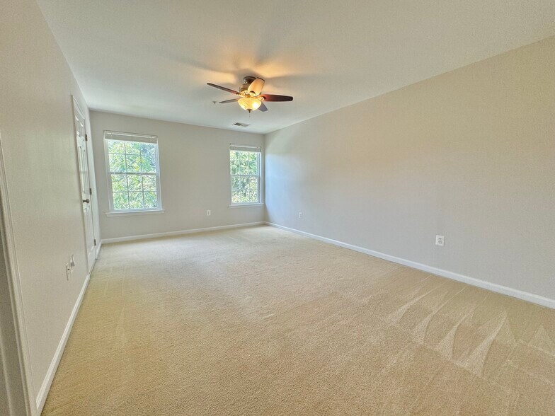 Master bedroom - 25530 Joy Ln