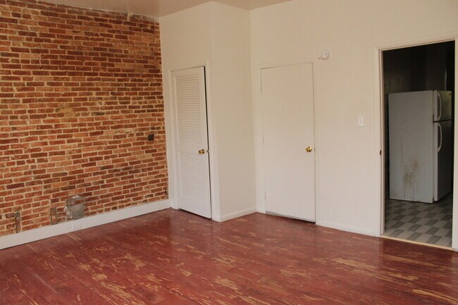 Building Photo - 1824 Bolton St