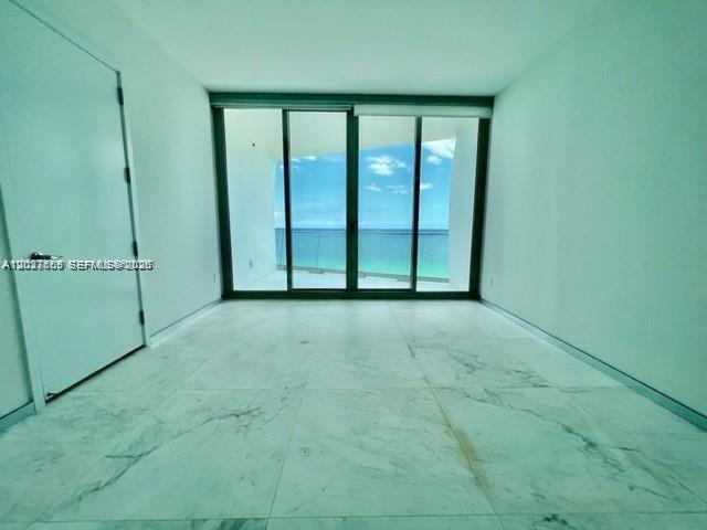 Building Photo - 16901 Collins Ave