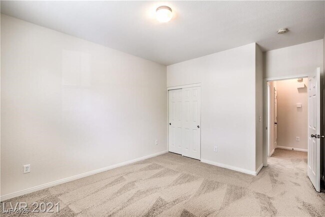 Building Photo - 2121 Silvereye Dr