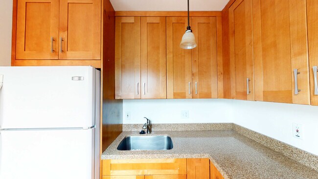 Building Photo - 2640 Greenwich St