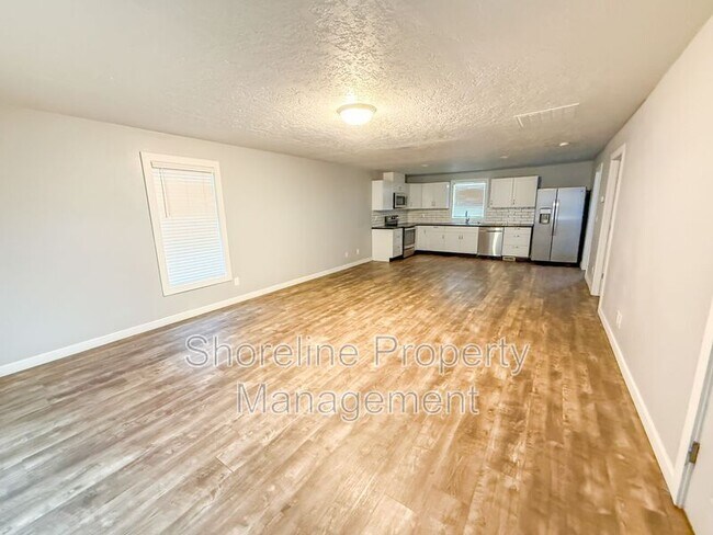 Building Photo - 109 E Belmont St