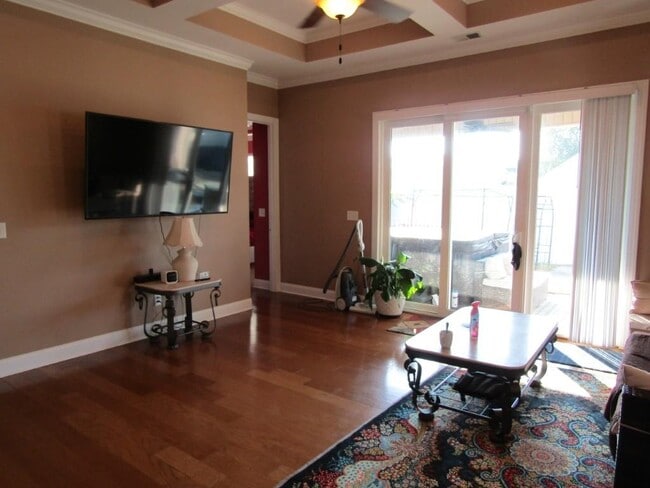 Building Photo - 308 Glenridge Dr