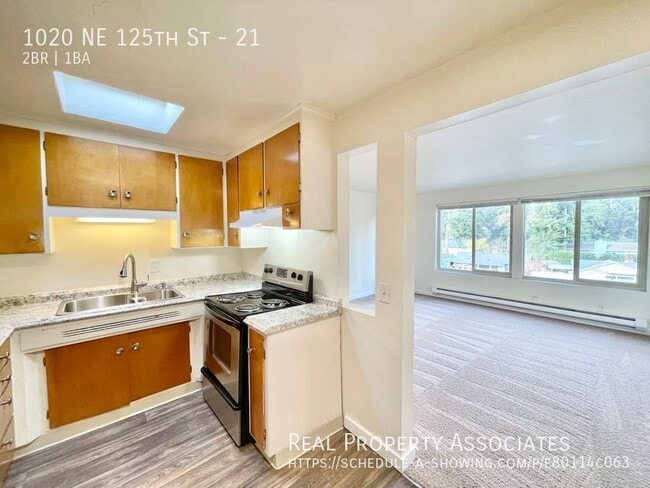 Building Photo - The Royal Apartments