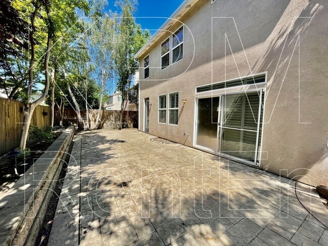 Building Photo - 5879 Riverbank Cir