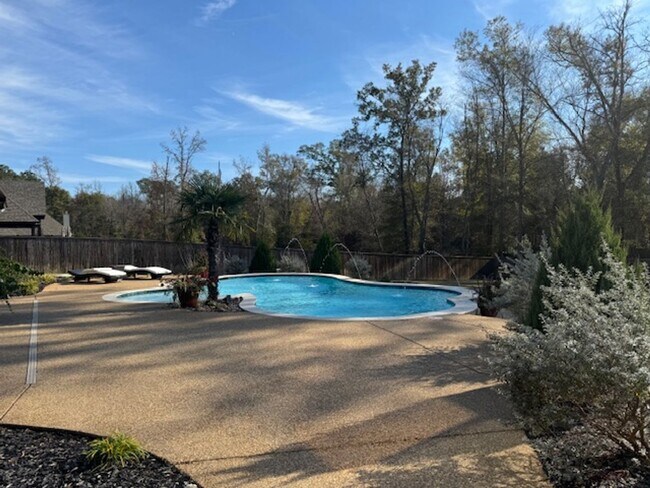 Building Photo - 4/3/2/2 Hallsville ISD Fenced Yard and Pool