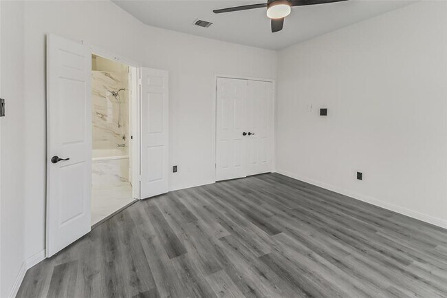 Building Photo - 8888 Benning Dr