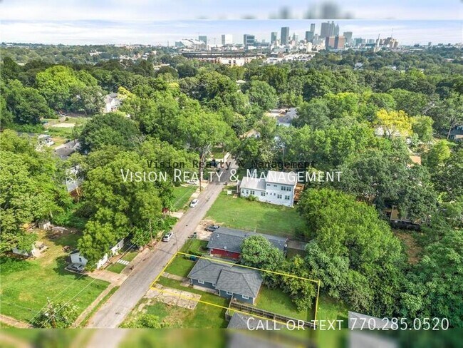 Building Photo - 1016 Linam Ave SE