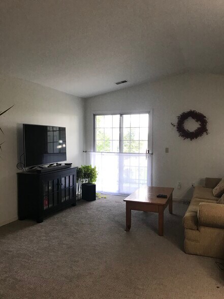 Building Photo - 1230 N Sunnyslope Dr