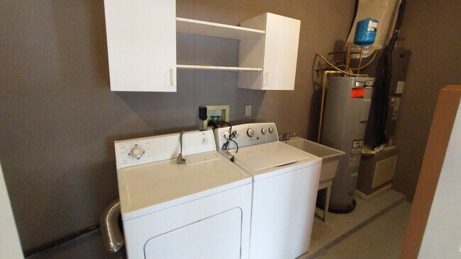 Utility Room - 505 Devonshire St