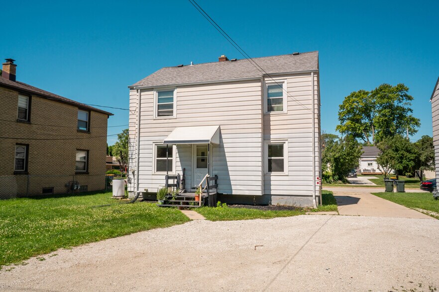 Building Photo - 2156 S 80th St