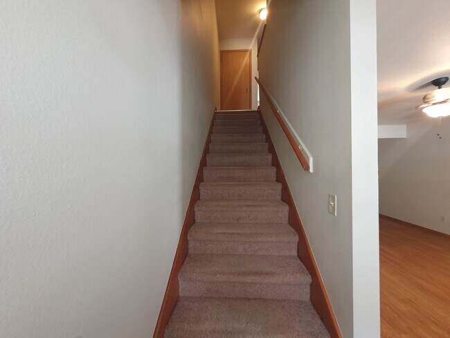 Building Photo - 20390 Skyview Dr
