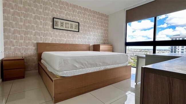 Building Photo - 5252 NW 85th Ave