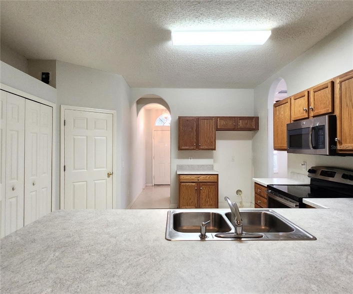 Building Photo - 10232 Grant Creek Dr