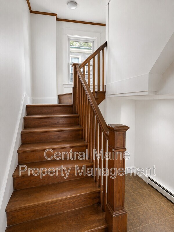 Building Photo - 485 Tuner St