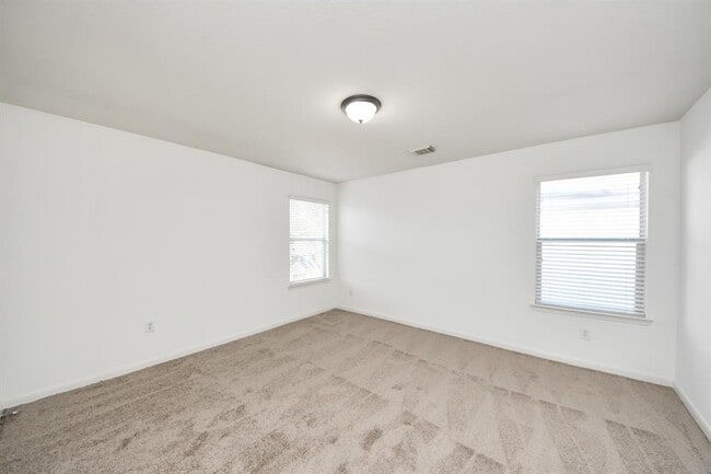 Building Photo - 21531 Pointed Oak Ln