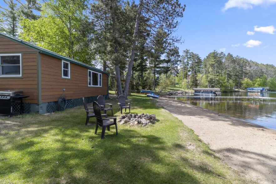 Building Photo - 40552 Mary Lake Rd