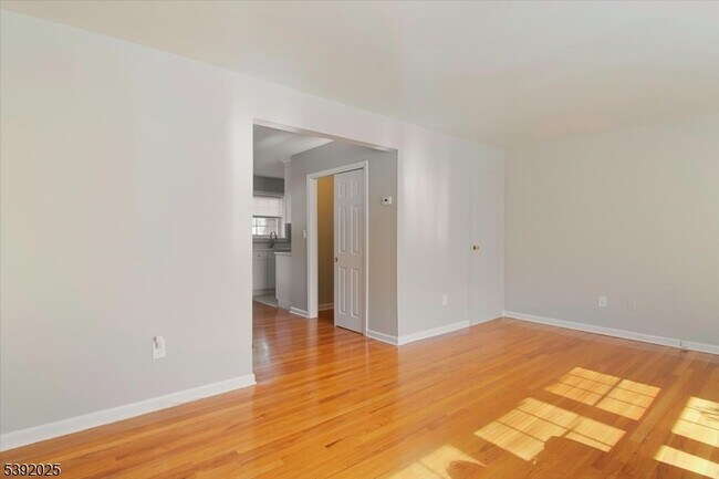 Building Photo - 159 Ridge Rd