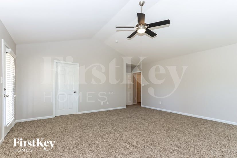 Building Photo - 115 Macalester Dr