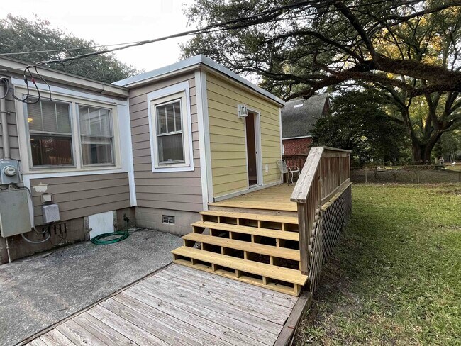 Building Photo - 1136 Palmetto St