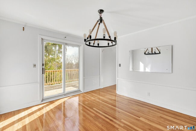 Building Photo - 124 Stiles St