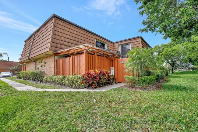 Building Photo - 9126 SW 20th Pl