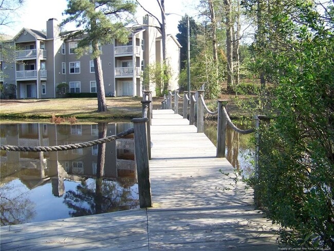 Building Photo - 663 Bartons Landing Pl