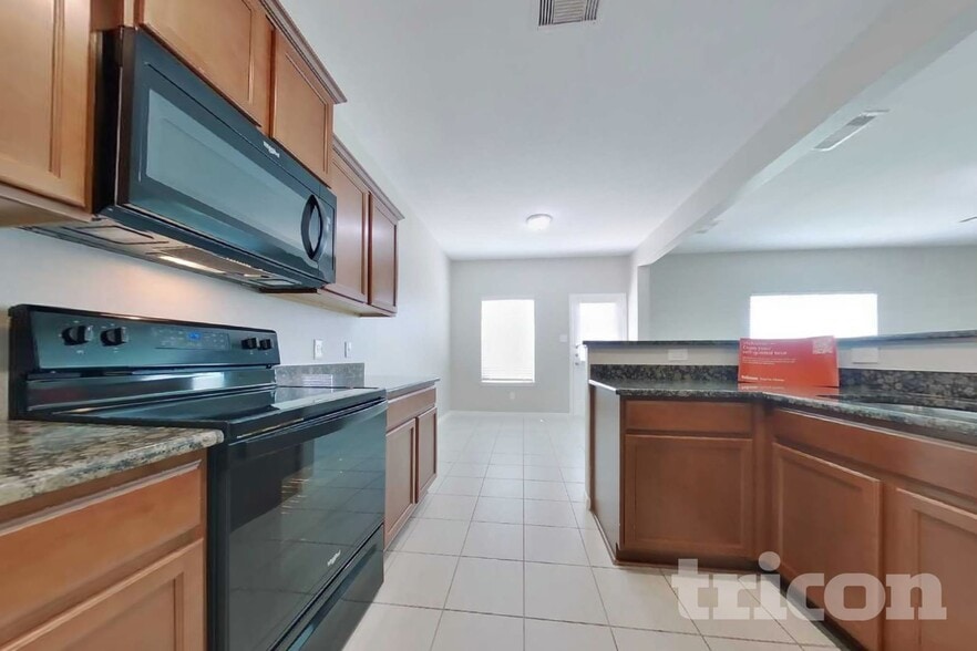Building Photo - 640 Totem Trail Dr