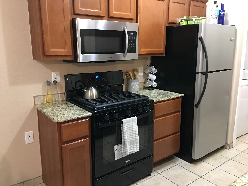 Building Photo - 6325 Reynolds Dr