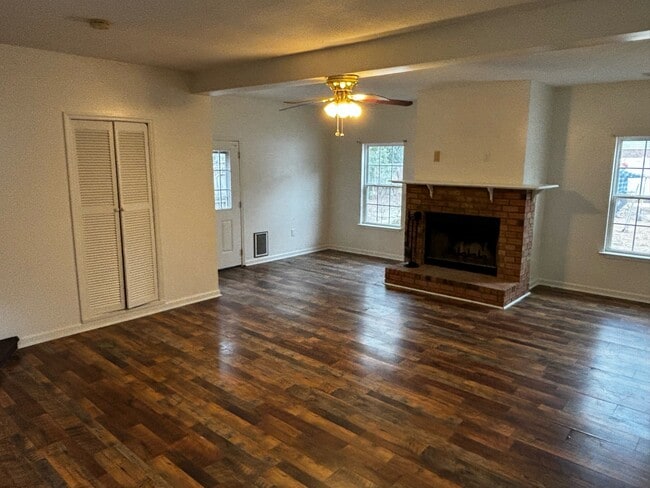 Building Photo - 506 Le Conte St