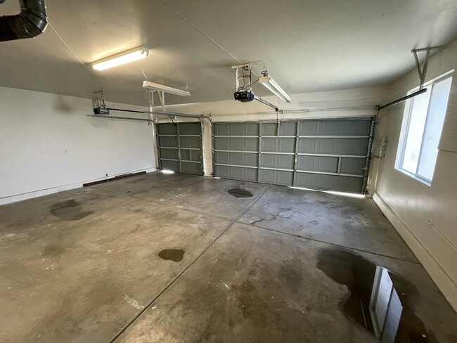 Building Photo - 1580 Rehrmann Dr