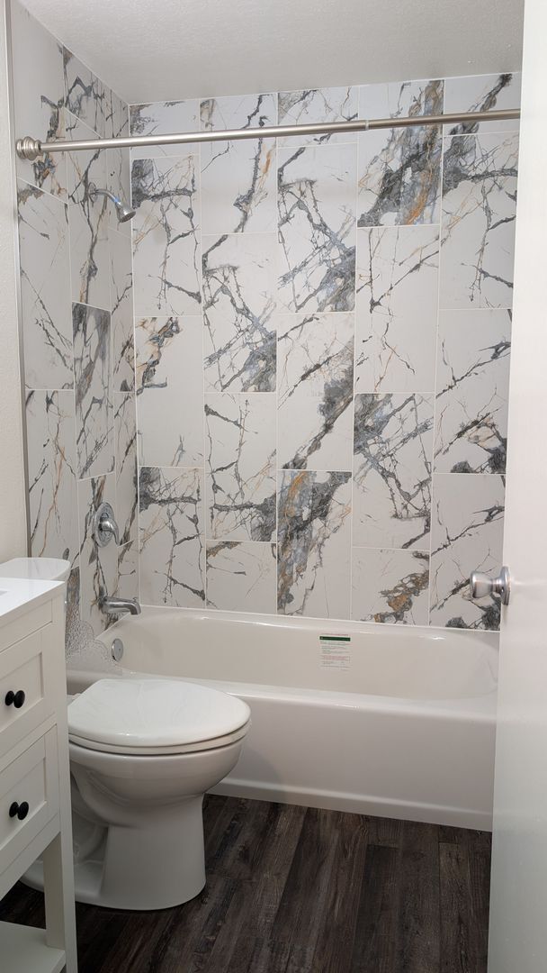 Building Photo - 3 Bedroom Townhome in Shoreline