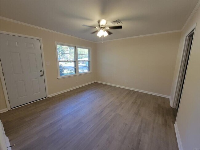 Building Photo - NEW Floors, Roof, Lights, Appliances, ect....