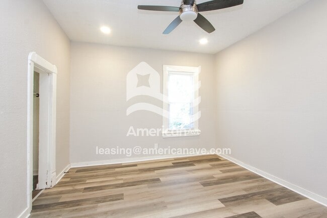 Building Photo - 1732 Draper St