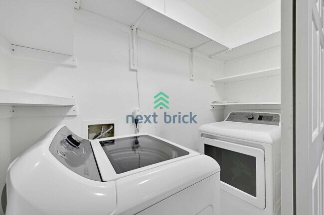 Building Photo - 3 BED & 3 BATH CONDO FOR RENT