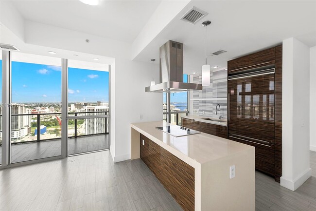 Building Photo - 1100 Biscayne Blvd