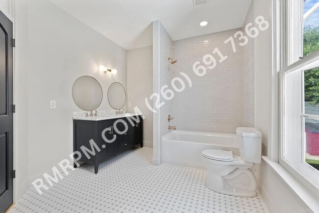 Building Photo - 1118 Rockhill St