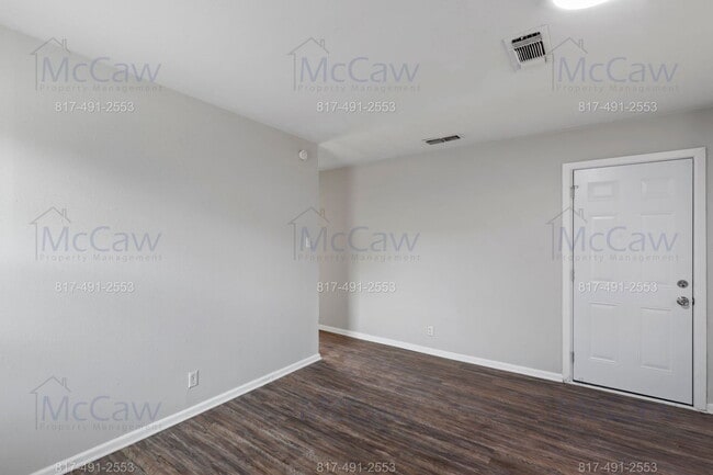 Building Photo - 816 Sandell Dr