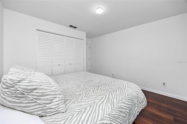 Building Photo - 944 SAN CARLOS Ct
