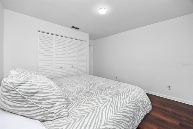 Building Photo - 944 SAN CARLOS Ct