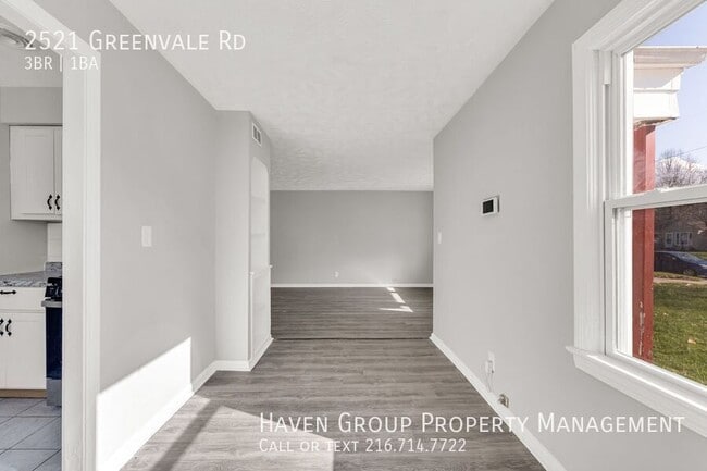 Building Photo - 2521 Greenvale Rd