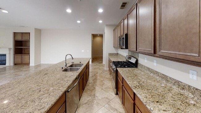 Building Photo - Singleton Heights 4 bedroom 3 1/2 bath Home