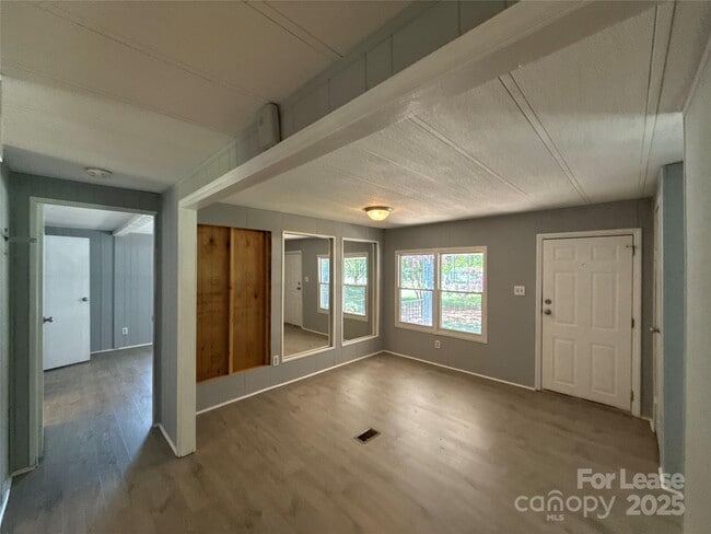 Building Photo - 5248 Montana Cir NW