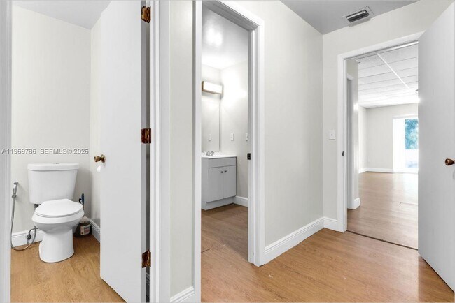 Building Photo - 14820 Naranja Lakes Blvd