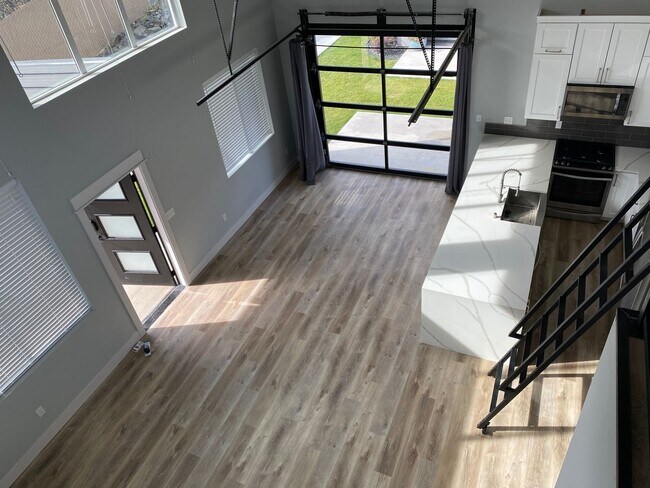 Building Photo - Modern 1 Bed, 2 Bath with Rooftop Patio! **Available to view 5/20**