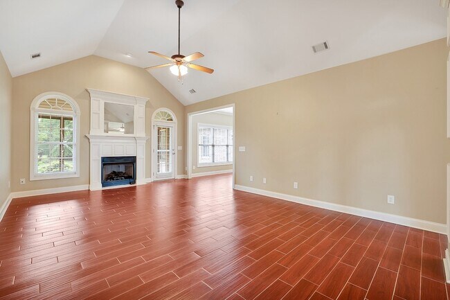 Building Photo - 614 Greene Dr