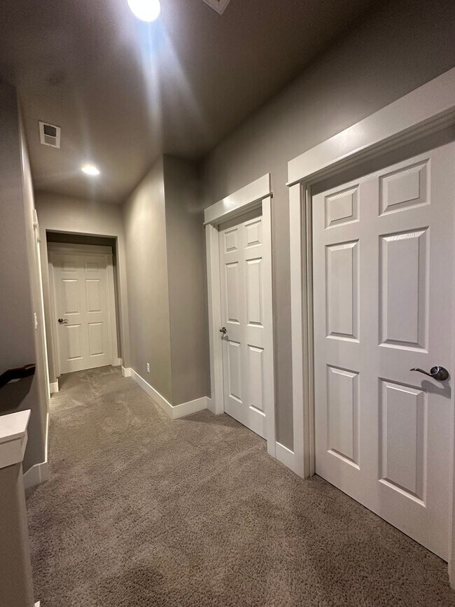 Building Photo - Beautiful home in Mirada!  A must see!