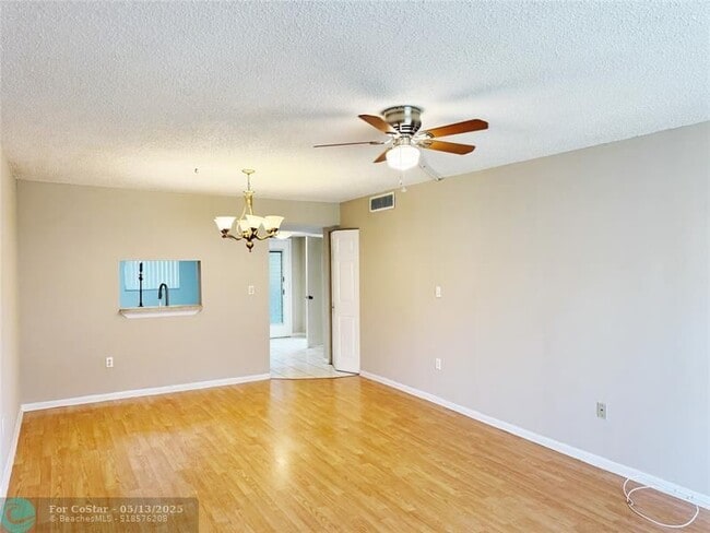 Building Photo - 1820 N Lauderdale Ave