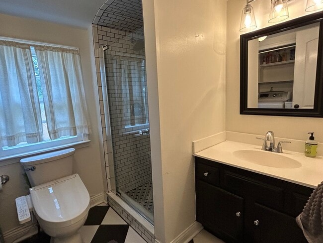 Building Photo - Deer Park 3 Bed 2 Bath Bungalow